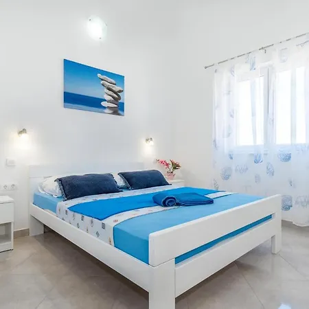 Awesome In With House Sea View 아파트