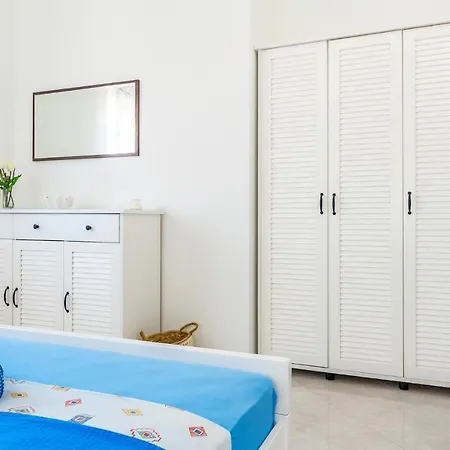 아파트 Awesome In With House Sea View