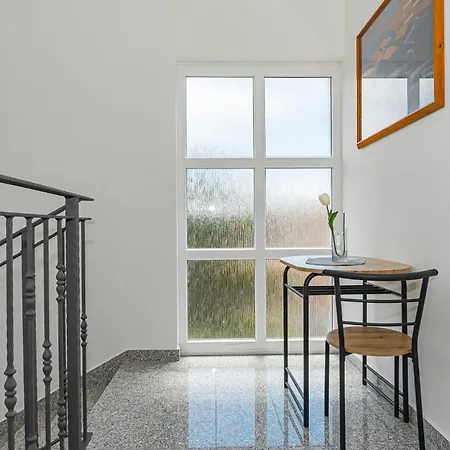 Cozy In Apartment Srima